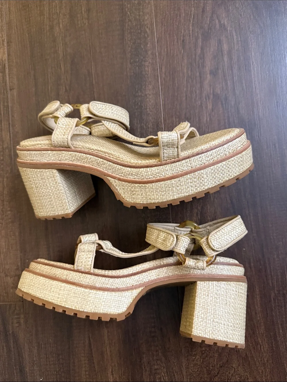 cult gaia sculpted platform